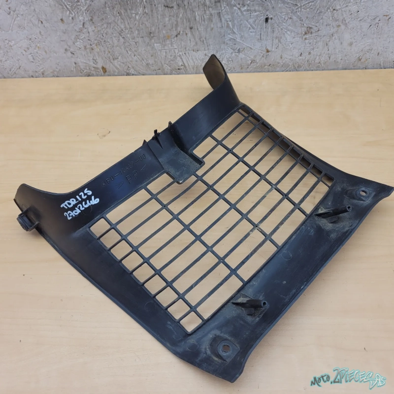 Grille carénage de radiateur Yamaha 125 TDR