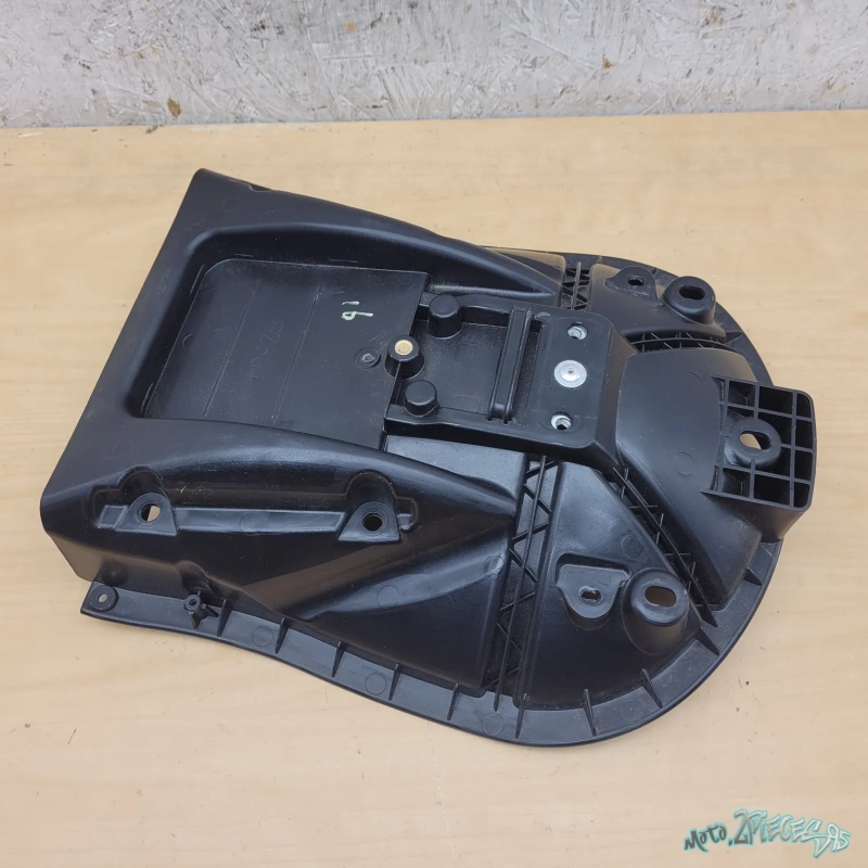 Coffre dessous selle Peugeot XP400