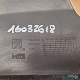 Flanc carénage gauche Peugeot 400 Metropolis