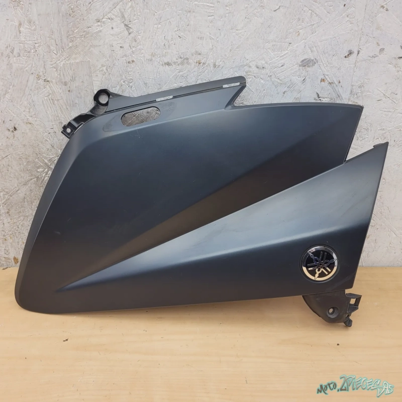 Demi face façade avant droite Yamaha 530 TMax