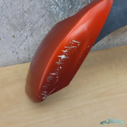 Garde boue gauche Piaggio MP3 HPE 300 310 400 530