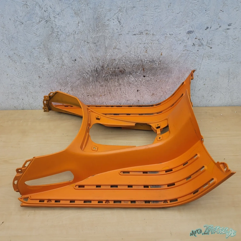 Marche pied Vespa GT GTS 125 200