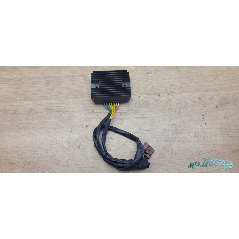 Régulateur Piaggio Vespa 434 40 6002 VN