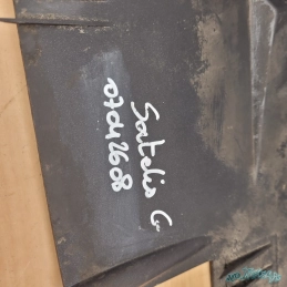 Sabot bas de caisse gauche Peugeot Satelis