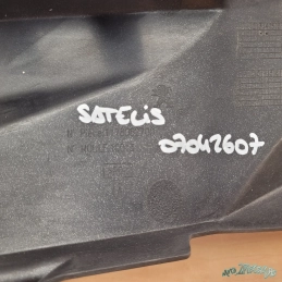 Sabot bas de caisse droit Peugeot Satelis