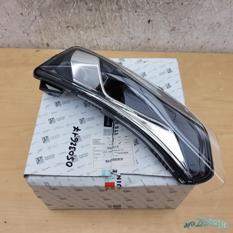 Clignotant avant droit Piaggio X10