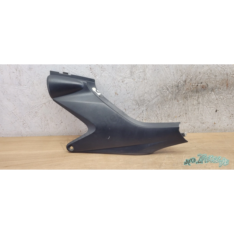 Carénage dessous de selle gauche Honda Hornet 600  De 2004 à 2006