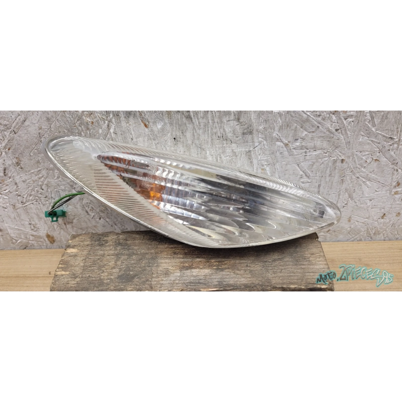 Clignotant avant droit Suzuki 125 200 Burgman  De 2002 à 2006