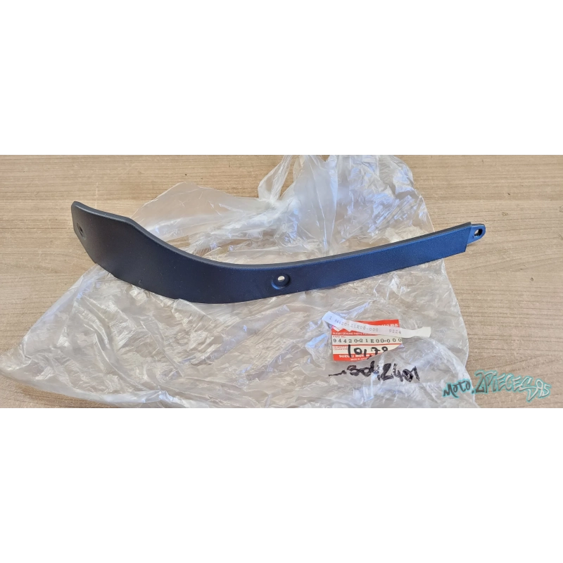 Carénage droit Suzuki RF 600 900  De 1993 à 1997