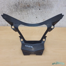 Carénage derrière grille avant Peugeot citystar