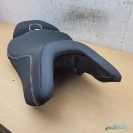 Selle confort Shad pour Integra 700 750, série style, noire avec coutures blanches et sigle Integra