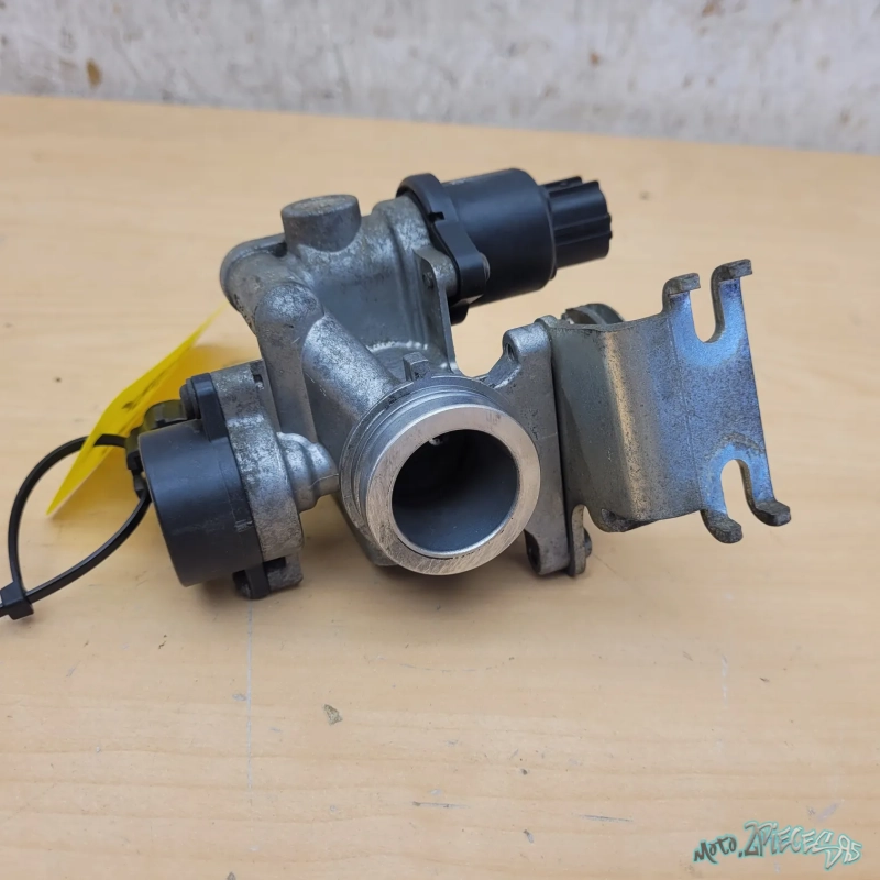 Corps injection papillon Suzuki Burgman 125 injection   De 2007 à 2013